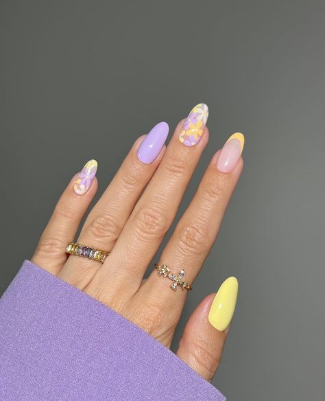 Pastel Nails Designs, Purple Nail Art, Manikur Kuku, Retro Nails, Cute Gel Nails, Nagel Inspo, Pastel Nails, Yellow Nails, Manicure Y Pedicure