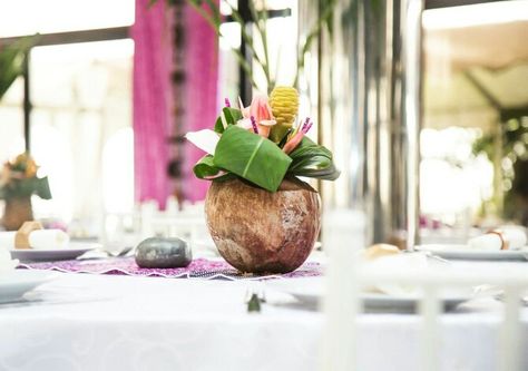 Coconut Shell Centerpiece, Coconut Centerpiece, Surfboard Party, Tropical Bridal Party, Coconut Decor, Tropical Wedding Centerpieces, Coconut Decoration, Shell Centerpieces, Tropical Wedding Theme