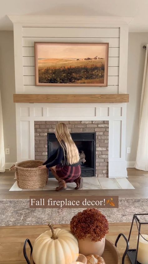 #warmcolors #decorideas #interiordesign #homeinspiration #colorpalette #homedecor #interiorstyling #designinspiration #colortrends Fall Fireplace Decor Mantles With Tv, Fall Decor Fireplace Ideas, Fall Decor Fireplace, Fall Mantle Decor With Tv, Mantle Decorating Ideas With Tv, Fireplace Fall Decor, Ideas For Fireplace, Fall Fireplace Decor Mantles, Diy Autumn Decor