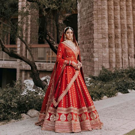 Lehenga Bridal Look, Bridal Outfit Indian, Red Lehenga Bridal, Marriage Lehenga, Wedding Bridal Outfit, Outfit Indian Wedding, Indian Bridal Wear Red, Outfit Indian, Orange Lehenga