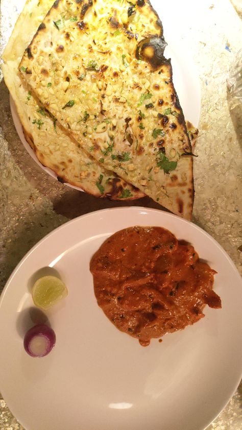 [I ate] Butter chicken with butter garlic naan #food #foods Garlic Naan, Dessert Pictures, Dinner Wedding, Gluten Free Cooking, Kitchen Inspo, Beautiful Dishes, Butter Chicken, Cooking Ideas, Naan