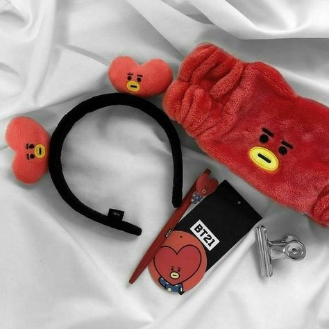 Tata Bt21, Merch Kpop, Kpop Phone Cases, Bts Christmas, Bts Shirt, Kpop Merchandise, Mia 3, Bts Merch, Kpop Merch