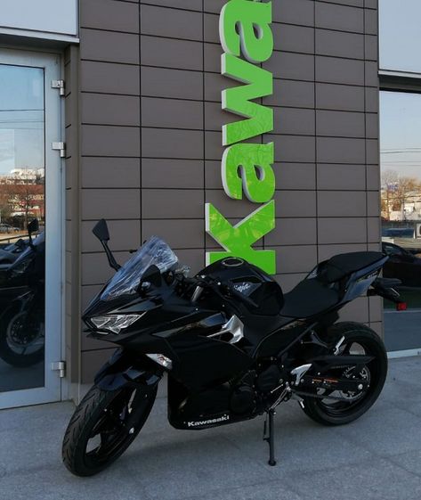 Motocicleta Kawasaki Ninja 400 ABS 2018 Detalii la 0730730726 ATVRom - Dă-te cu noi! Ninja 1000 Kawasaki, Ninja 400 Custom, Ninja 300 Kawasaki, Kawasaki Ninja H2r Black, Kawasaki Ninja 300 Black, Kavasaki 1000 Ninja H2r, Kawasaki Ninja 400, Ninja 400, Motorcycle Tips