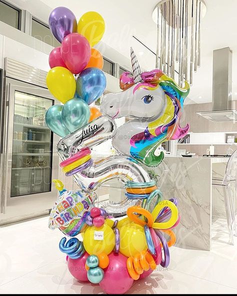 @balloons_worldwide on Instagram: “Don’t forget to put like❤️ And follow @balloons_worldwide  for more great photos . La vida es mejor de colores🌈.! De que color te gustaría…” Unicorn Party Balloons, Rainbow Bouquet, Unicorn Balloon, 5 Balloons, Balloon Arrangements, Balloon Design, Balloon Bouquet, Unicorn Party, Balloon Arch