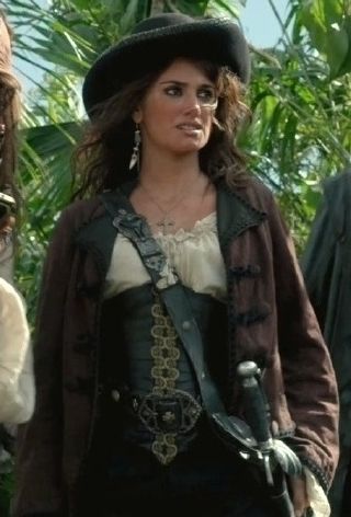 Angelica Cruz, Angelica Rivera, Caribbean Outfits, Kaptan Jack Sparrow, On Stranger Tides, Female Pirate Costume, You Lied To Me, Pirate Outfit, Halloween Eye Makeup