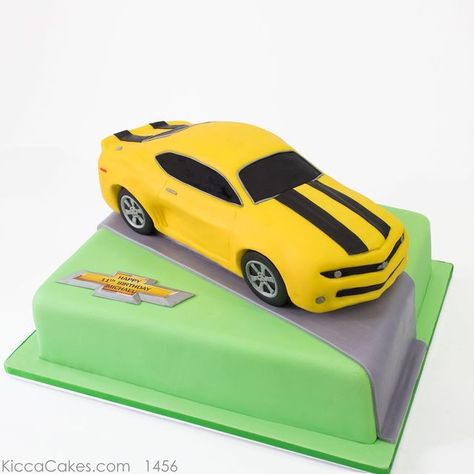 Transformers Cake, Transformers Birthday, Realistic Cakes, London Party, Transformer Birthday, London Cake, Camaro Car, Luxury Cake, Gold Car