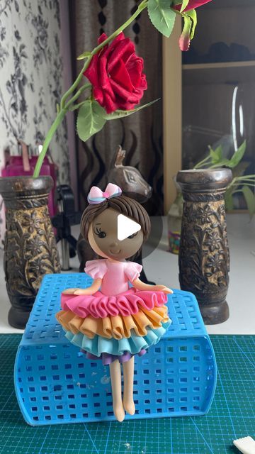 Fondant Doll Topper, Doll Topper Cake Design, Fondant Doll, Doll Cake Designs, Fondant Girl, Doll Cake Topper, Photo Cake Topper, Doll Videos, Fondant Baby