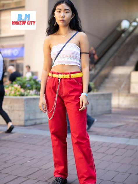 Sometimes a little goes a long way. A yellow belt adds a touch of the trend if you are not sure about diving all the way in. Pink And Yellow Outfit, Outfit Ideas Male, Yellow Outfit Ideas, Outfit Ideas For Church, Latina Outfit, Yellow Belt, University Outfit, Yellow Outfit, Yellow Fashion