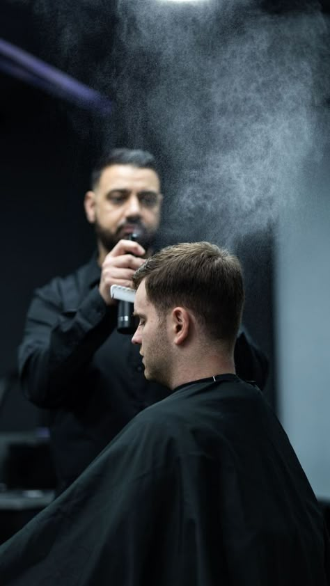 Barbershop Photoshoot, Barber Photo, Barber Shop Pictures, Beard Oil Recipe, Mens Hair Salon, Barber Photography, Hair Salon Pictures, Hairstylist Branding, Hair Cut Guide