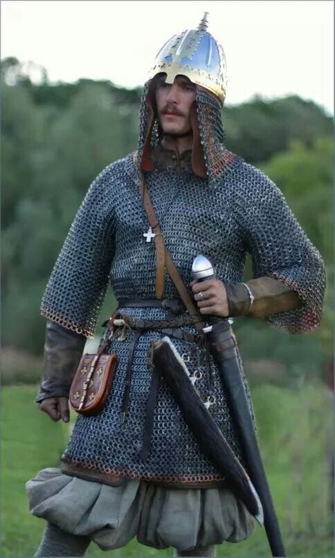 Wealthy warrior - Gnezhdovo 10th century Viking Armor, Viking Reenactment, A Knight's Tale, Warrior Outfit, Empire Romain, Ancient Warfare, Historical Armor, Early Middle Ages, Leather Armor