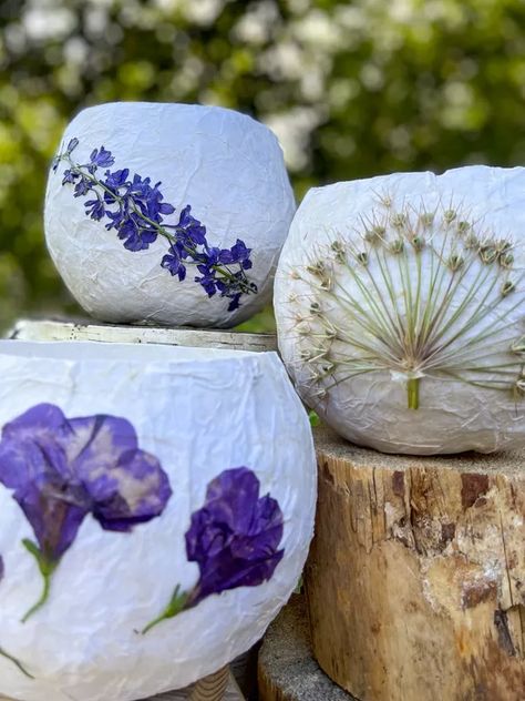 Tissue Paper Lanterns Diy, Paper Mache Lanterns, Paper Lantern Diy, Flower Paper Lantern, Nature Lantern Craft, Diy Paper Lanterns, Pressed Flower Lanterns Diy, Floral Paper Lanterns, Press Flower Lantern