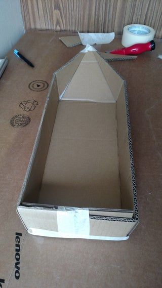 Cardboard Sailboat Diy, Cardboard Box Boats Diy, How To Build A Cardboard Boat, Cardboard Boat Regatta, Cardboard Regatta Boat Ideas, Cardboard Canoe Diy, Boat Out Of Cardboard Boxes, Cardboard Boat Ideas, Boat Diy Ideas