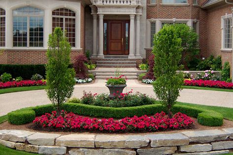 Circular Driveway Design by Paul Marcial Landscapes | Flickr Circle Driveway Landscaping, Front Yard Walkway, Circle Driveway, Walkway Landscaping, Driveway Entrance, نباتات منزلية, Driveway Design, Driveway Landscaping, Front Yard Design