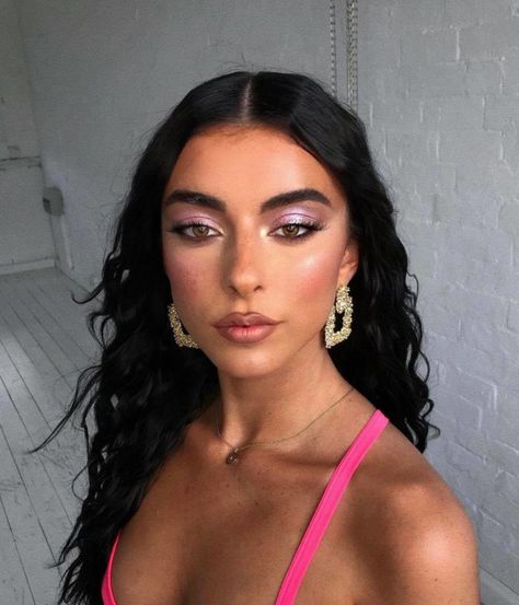 Pink Brown Makeup Look, Pink Makeup Looks Brown Eyes, Pink And Brown Makeup Look, Pink Makeup For Brown Eyes, Glam Makeup Hooded Eyes, Pink Glam Makeup Looks, Light Pink Eyeshadow Looks, Pink Sparkly Makeup, Everyday Eyeshadow Looks