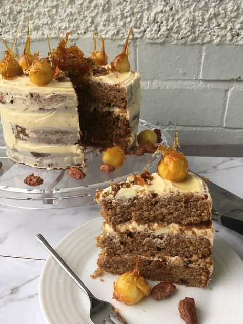 Bonfire Night Cake, Toffee Buttercream, Toffee Cake Recipe, Sticky Toffee Cake, Toffee Cake, Cake Celebration, Pecan Praline, Caramel Buttercream, Ginger Cake