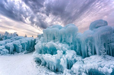 Niagara Falls Frozen, Park City Utah Winter, Winter Wallpaper Desktop, Ice Castles, Utah Travel, Castle Designs, Ice Sculptures, Park City Utah, Winter Wallpaper