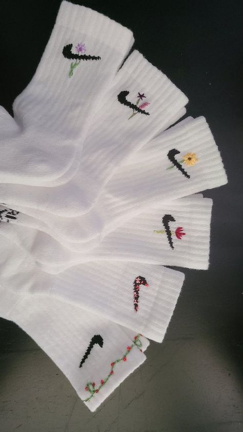 Embroidered Socks Nike, Nike Sock Embroidery Ideas, How To Embroider Socks, Wishlist Inspo Aesthetic, Embroidery Nike Socks, Nike Sock Embroidery, Embroidered Nike Socks, Embroidered Socks Diy, Birthday Wishlist Clothes