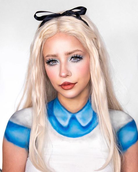 Cosplay (@charlotteroberts) Alice In Wonderland Makeup Simple, Alice Makeup Ideas, Alice In Wonderland Makeup Alice, Alice In Wonderland Alice Makeup, Alice Makeup Wonderland, Alice In Wonderland Hairstyles, Alice And Wonderland Makeup, Alice In Wonderland Inspired Makeup, Alice In Wonderland Halloween Makeup