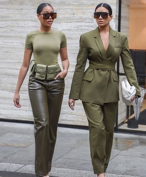 Fashion • Lifestyle • Culture• on Instagram: “𝐌𝐢𝐥𝐢𝐭𝐚𝐫𝐲 𝐂𝐡𝐢𝐜 𝐕𝐢𝐛𝐞𝐬: Olive green, also known as army green, characterizes wisdom, compassion, harmony, diplomacy, and self-love. 💚 In terms…” Army Green Outfit, Green Outfits For Women, Olive Green Outfit, Khakis Outfit, Look Kylie Jenner, Military Chic, Green Outfits, Luxury Lifestyle Women, Chic Vibes