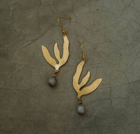 Handmade Jewelry Display, Earrings Bird, Gold Jewelry Simple, Art Jewelry Contemporary, Casting Jewelry, Handmade Brass, Ancient Jewelry, Jewelry Photography, Jewelry Lookbook