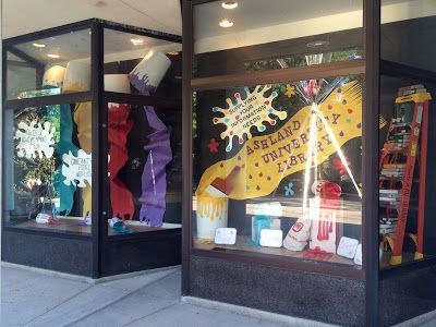 Display Case Ideas For School, Library Window Displays, Display Case Ideas, Autumn Library, Entrance Display, Library Window, School Library Displays, Teen Library, School Libraries