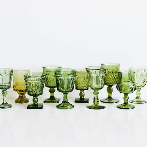 Pressed Glassware, Green Goblets, Wedding Goblets, Colour Crush, Wedding Glassware, Decoration Evenementielle, Green Glassware, Luxury Tableware, Colored Glassware