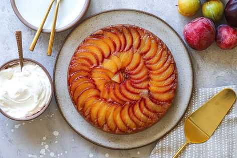 Plum-perfect cake to enjoy upside down Prune Plum, Upside Down Cake Recipe, Stone Fruits, Bowl Cake, Plum Cake, Best Chocolate Cake, Vanilla Yogurt, Upside Down Cake, Stone Fruit