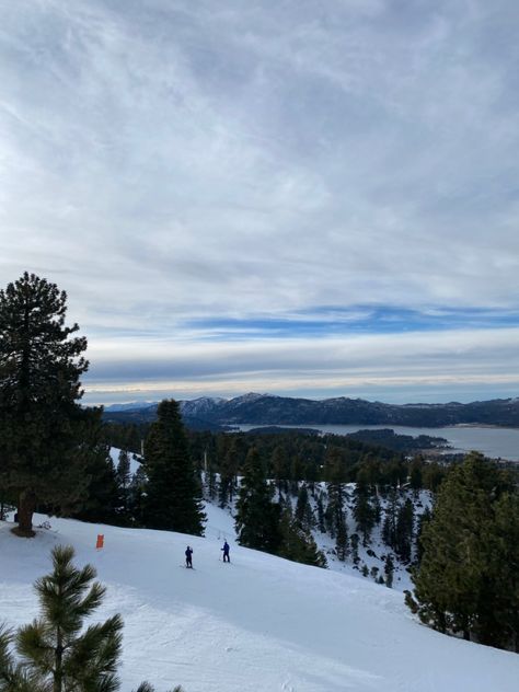 Big Bear Aesthetic Snow, Big Bear Skiing, Big Bear Lake California Winter, Big Bear California Aesthetic, Big Bear Aesthetic, Big Bear Snowboarding, Big Bear California Winter, Big Bear Winter, Big Bear Trip