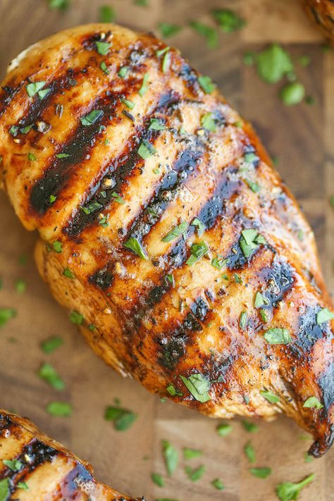 Easy Grilled Chicken - The best and easiest marinade ever - no-fuss and packed with so much flavor! You'll never need another grilled chicken recipe again! Chipotle Lime Chicken, Lime Chicken Recipes, Balsamic Vinegar Chicken, Grilled Chicken Recipe, Easy Grilled Chicken, Southwest Chicken, Cilantro Lime Chicken, Pan Recipes, Grilled Chicken Recipes