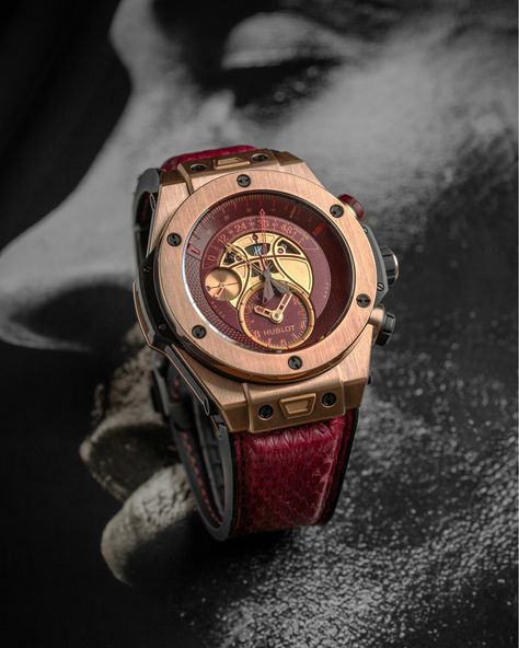 Kobe Bryant Signature, Hublot Big Bang, Mens Fashion Wear, Limited Edition Watches, Rose Gold Case, Deep Burgundy, Basketball Player, Rolex Day Date, Green Sapphire