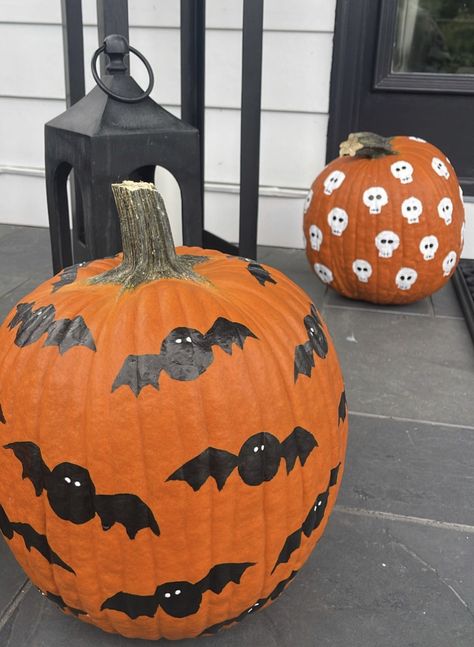 Painted Pumpkin Ideas Glow In The Dark, Bats Pumpkin Painting, Pumpkin Spider Web Painting, Bats Painted On Pumpkin, Pumpkin Ideas Painted Cute, Halloween Pumking Painting, Painted Pumpinks Ideas, Fall Leaves Pumpkin Painting, Shawty A Little Batty Pumpkin