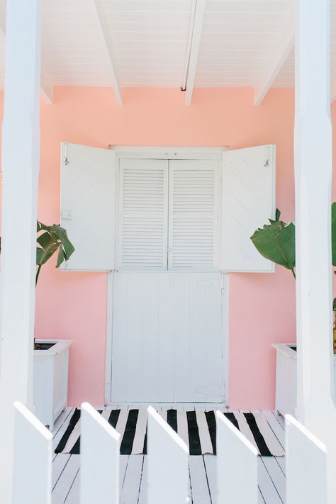 Coral House: Home Tour Coastal House Colors, Beach Style Furniture, Peach Home Decor, Beach House Exteriors, Caribbean Design, Conch House, Seashell Chandelier, Puerto Rico Beach, Regency Interior