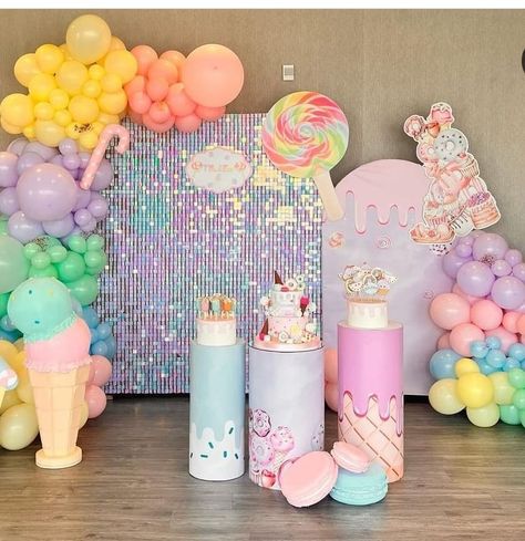 Candytopia Birthday Party, Candyland Theme Party Decorations, Candy Land Birthday Party Ideas, Candyland Theme Party, Cupcake Party Theme, Candy Land Party, Ice Cream Party Theme, Candy Theme Birthday Party, Donut Themed Birthday Party