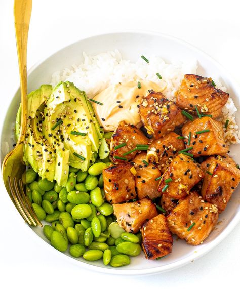 Teriyaki Salmon Bowls - Chef Savvy Teriyaki Salmon Bowl, Sweet Salmon, Salmon Bowls, Salmon Bites, Salmon Rice Bowl, Fluffy Rice, Frozen Salmon, Salmon Bowl, Sushi Bowl