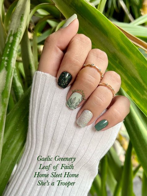 Color Street Leaf Of Faith, Color Street Mani, Color Street Mixed Mani, Mixed Mani, Dry Nail Polish, Inspo Pics, Street Nails, Spring Color, Mixed Greens