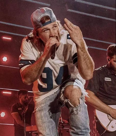 Morgan Wallen Aesthetic, Morgan Wallen Poster, Luke Bryan Funny, Morgan Wallen Wallpaper, Wallen Lyrics, Morgan Wallen Lyrics Wallpaper, Western Collage, Best Country Singers, Rodeo Cowboys