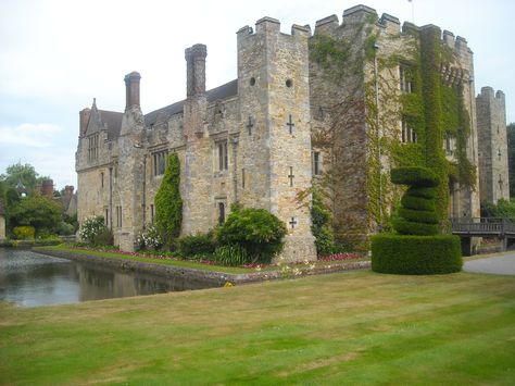 Hever Castle wedding venue Searles Castle Wedding, Hever Castle Wedding, Thirlestane Castle Wedding, Boldt Castle Wedding, Lough Eske Castle Wedding, Castle Wedding Venue, English Wedding, Elizabeth I, Anne Boleyn