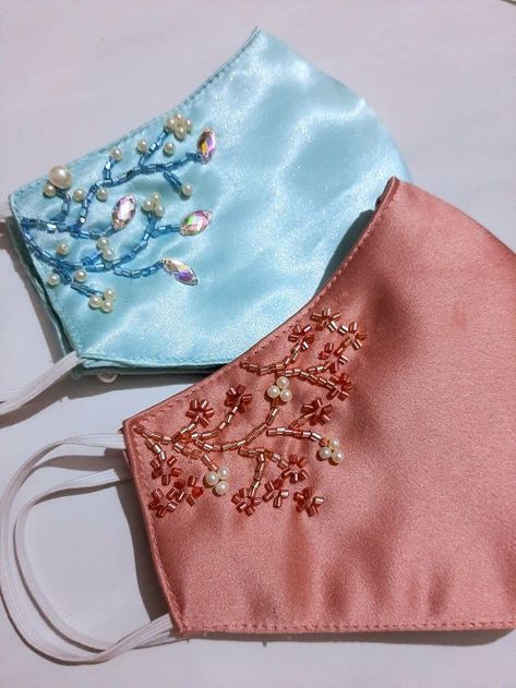 Bridal Face Mask, Beaded Mask, Mouth Mask Fashion, Cute Face Masks, Bridal Mask, Hand Beaded Embroidery, Easy Face Mask Diy, Face Mask Diy, Diy Bag Designs