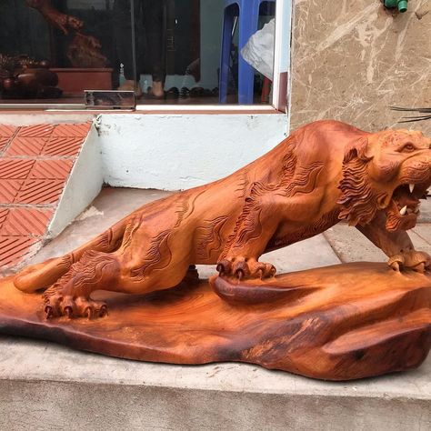 Tuấn Nguyễn on Instagram: “Tiger carvings !! #word #wood #woods #woodcarvings #carvings #carving #sclupture #scluptures #tiger #tigercarving” Carving Art, Wood Carving Art, Wood Carving, Wood Crafts, Lion Sculpture, Carving, Statue, Sculpture, Models