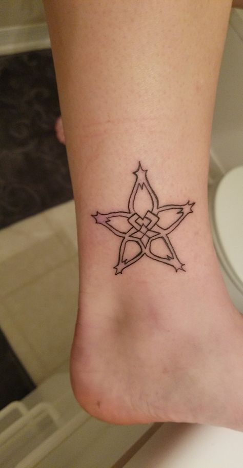 Kingdom hearts wayfinder best friends tattoo Kingdom Hearts Wayfinder Tattoo, Wayfinder Tattoo, Kh Tattoo, Kingdom Hearts Wayfinder, Wayfinder Kingdom Hearts, Tattooing Tips, Best Friends Tattoo, Kingdom Hearts Tattoo, Dr Tattoo