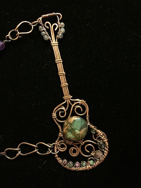 Wire Jewelry Diy Tutorial, Wire Guitar, Music Themed Jewelry, Guitar Jewelry, Wire Wrapped Stone Jewelry, Wire Wrap Jewelry Designs, Wire Wrapping Diy, Wire Wrapped Jewelry Diy, Wire Jewelry Tutorial