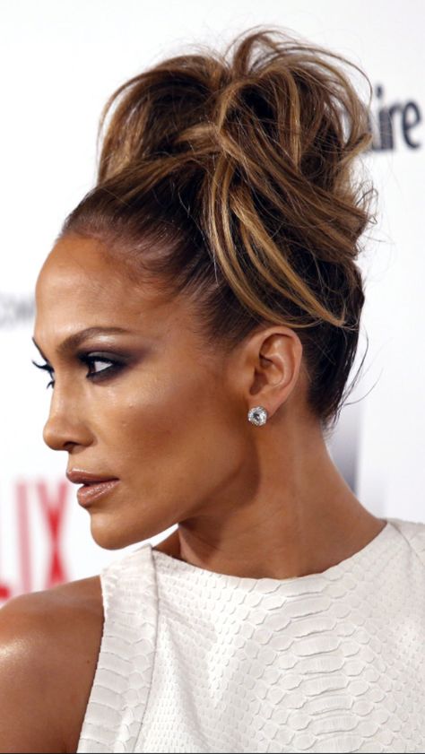 Jlo Messy Long Hair, Jlo Makeup, Jlo Hair, Jennifer Lopez Hair, Long Hair Updo, Updo Hairstyles, Business Hairstyles, Penteado Cabelo Curto, Hair Updo