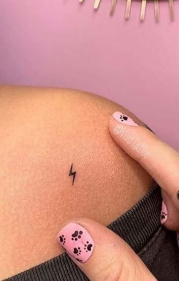 Acab Tattoo, Tiny Tattoos For Women, Tattoo Me, Petite Tattoos, Tattoos Geometric, Парные Тату, Cute Tiny Tattoos, Small Hand Tattoos, Cute Tattoos For Women