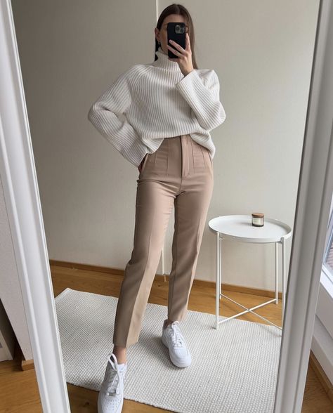 Beige Jeans Outfit, Mode Zara, Beige Outfit, Zara Outfit, Office Outfits Women, Business Casual Outfits For Work, Casual Day Outfits, Mode Casual, Stylish Work Outfits