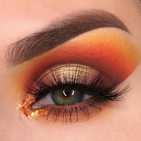 Fabulous eye makeup ideas make your eyes pop -  #eyemakeup #makeup #eyes #beauty mua #eyeshadow Thanksgiving Eyeshadow, Fall Eyeshadow Looks, Holiday Eyeshadow, Makeup Favs, Orange Eye Makeup, Make Up Designs, Everyday Eye Makeup, Shimmer Eye Makeup, Make Your Eyes Pop