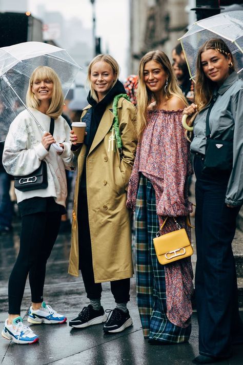 As with every Fashion Week season, our eyes are as much on the street as they are the runway. Spring '19 kicked off in New York with outfit inspiration in the Rain Street, Have A Great Friday, Camila Morrone, New York Fashion Week Street Style, Plunge Dress, Fashion Blogger Style, The Best Street Style, Best Street Style, Spring Street Style