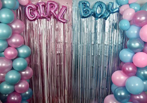 Gender Reveal Photo Booth, Baby Reveal Party Decorations, Baby Shower Reveal Ideas, Gender Reveal Baby Shower Themes, Gender Reveal Photos, Baby Gender Reveal Party Decorations, Idee Babyshower, Gender Reveal Party Theme, Newborn Baby Tips