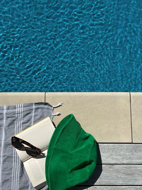 Pool Towel Aesthetic, Poolside Aesthetic Summer, Pool Side Aesthetic, Poolside Aesthetic, Beach Inspiration, Pool Shower, Pool Day, Pool Side, Pool Time