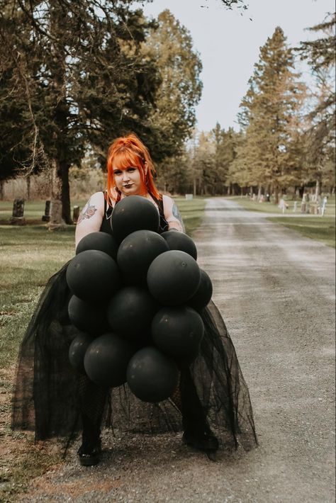 Graveyard Birthday Photoshoot, Horror Birthday Photoshoot, Goth 30th Birthday Photoshoot, Gothic 30th Birthday Photoshoot, Dark 30th Birthday Photoshoot, 30th Birthday Photoshoot Cemetary, Halloween Photography, Birthday Photoshoot, 30th Birthday