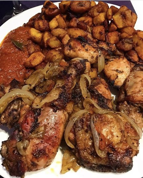 Ghana Food, Amazing Food Platters, Africa Food, African Cooking, Food Receipt, Soul Food Dinner, Appetizers Easy Finger Food, Nigerian Food, Healthy Food Dishes